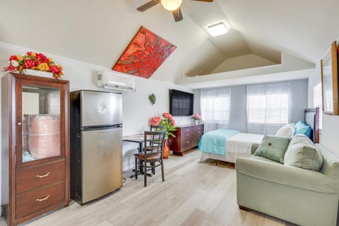 Lakefront Panama City Studio with Hot Tub Access Apartment in Highway 30A Florida Beach