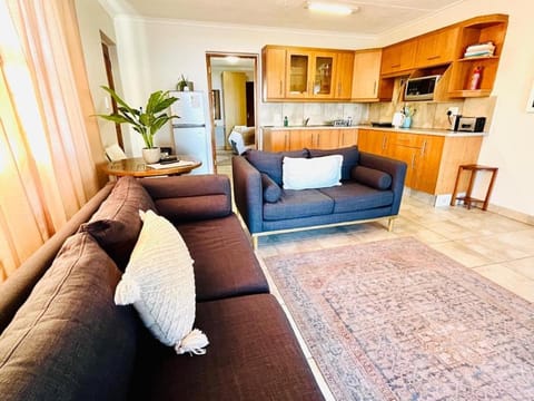 Kitchen or kitchenette, Living room, Seating area