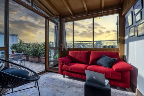 Patio, View (from property/room), Balcony/Terrace, Living room, Seating area