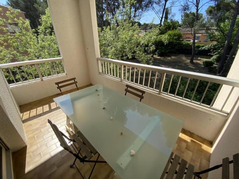 Belle vue arborée dans résidence au calme, plage à pied Apartment in La Seyne-sur-Mer