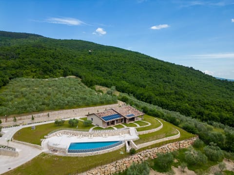 Day, Natural landscape, Garden, Garden, View (from property/room), Garden view, Mountain view, Pool view, Swimming pool, sunbed