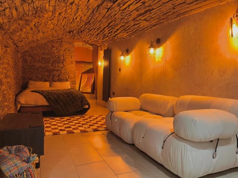 Brecon serviced apartments- Kian Perrott Properties Apartment in Brecon