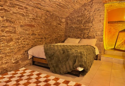 Brecon serviced apartments- Kian Perrott Properties Apartment in Brecon