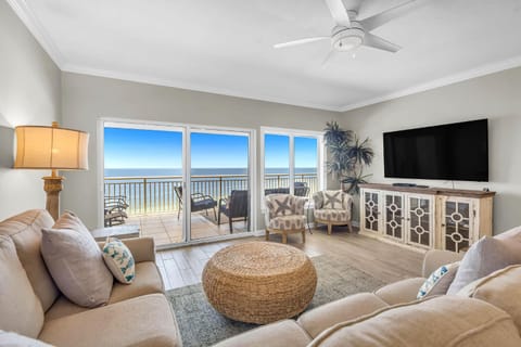 TV and multimedia, Living room, Seating area, Sea view