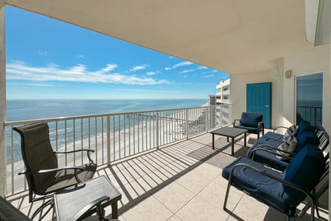 Balcony/Terrace, Seating area, Sea view, sunbed