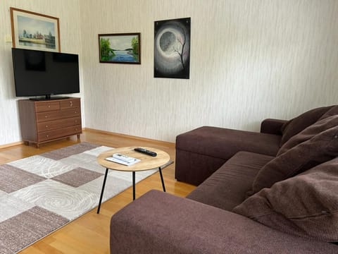 Rivitalokaksio 52m2 Sauna, Autokatospaikka, Pyykinpesukone, Ilmastointi Apartment in Finland
