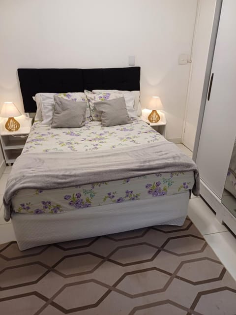 Bed, Coffee/tea facilities, Photo of the whole room, Bedroom