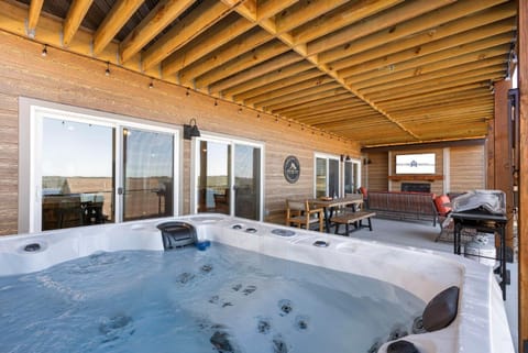 Wilderness Cabin Cabin in Table Rock Lake