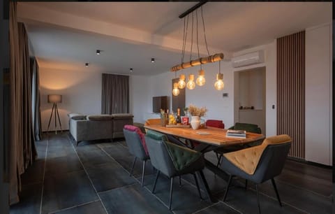 Living room, Seating area, Dining area