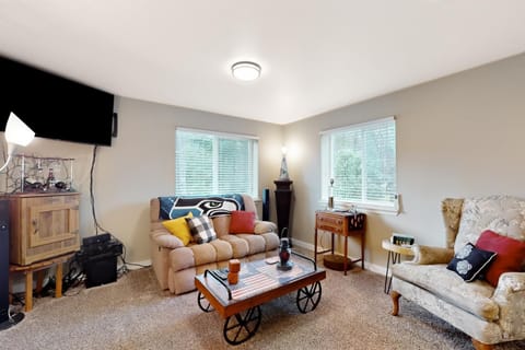 Un-Fore-gettable House in Puget Sound