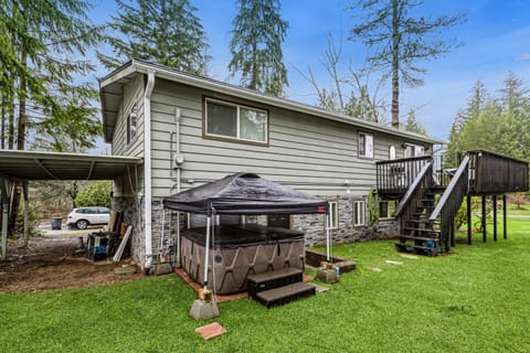 Un-Fore-gettable House in Puget Sound