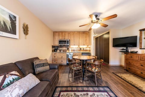 Communal lounge/ TV room, Dining area