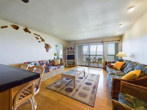 Oceanfront true 2 bedroom wlanai on Molokai Apartment in Molokai