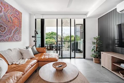 Communal lounge/ TV room, TV and multimedia, View (from property/room), Living room, Seating area, Evening entertainment