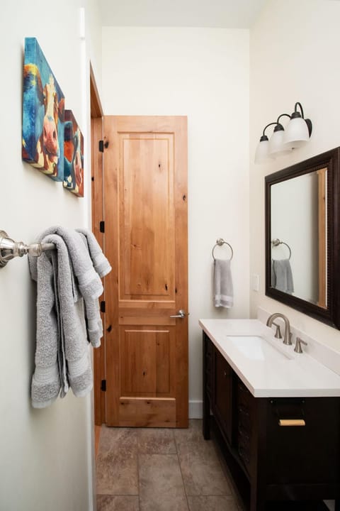 Quiet, gated oasis near downtown Lexington Apartment in Lexington