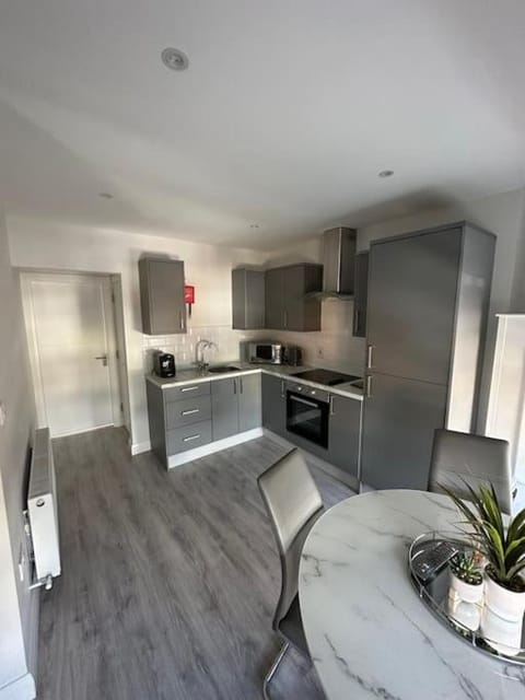 Westland Suites - Stylish, Modern, Elegant, Central Apartments Apartment in Londonderry