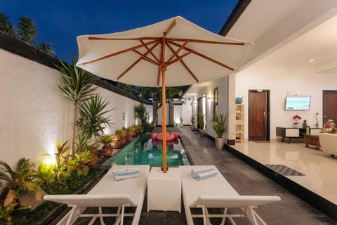 Patio, View (from property/room), Seating area, Swimming pool