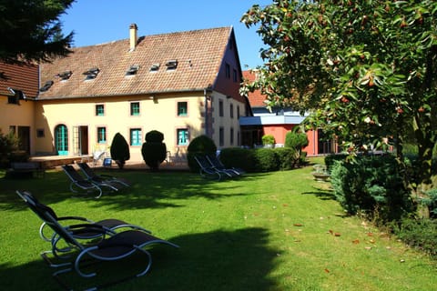 Property building, Patio, Day, Summer, Garden, Balcony/Terrace, On site