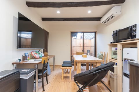 TV and multimedia, Living room, Dining area