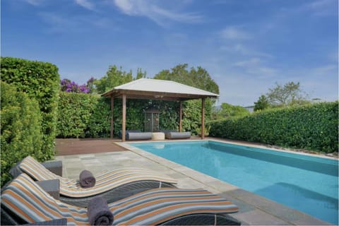 Garden, Garden view, Pool view, Swimming pool, sunbed