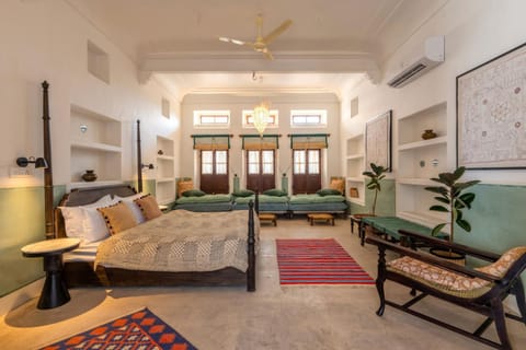 Bed, Photo of the whole room, Seating area, Bedroom, air conditioner