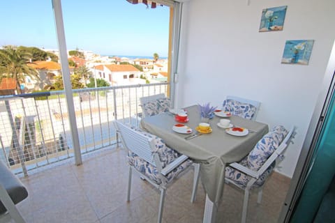 Balcony/Terrace, Area and facilities