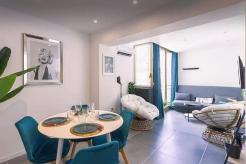 Living room, Dining area