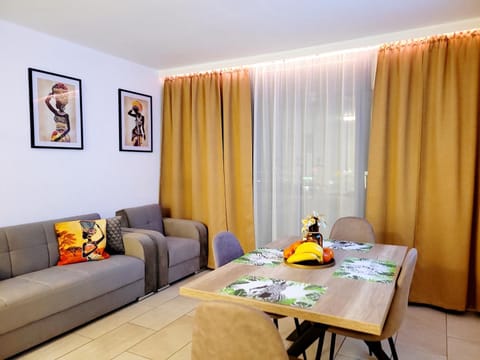 Living room, Dining area