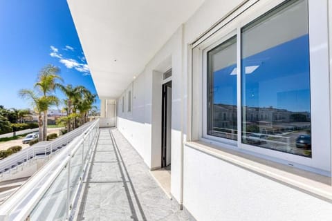 Property building, View (from property/room), Balcony/Terrace, Parking