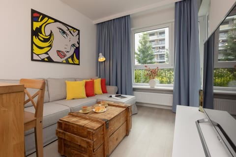 Communal lounge/ TV room, TV and multimedia, Living room, Seating area