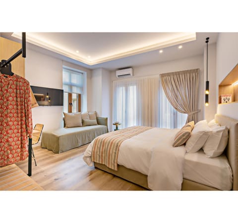 Photo of the whole room, Bedroom, towels, wardrobe