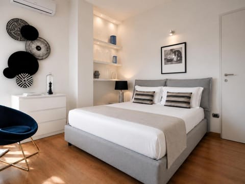 Bed, Bedroom, air conditioner