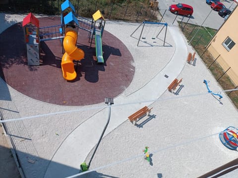 Day, Neighbourhood, Children play ground, Location