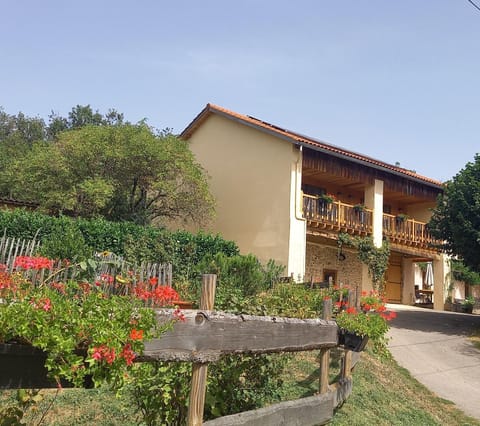 Property building, Balcony/Terrace, Garden view