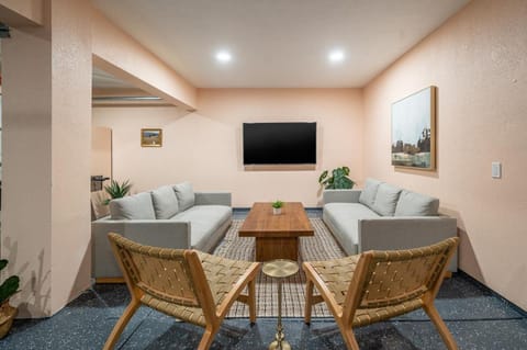 Sundown Oasis With Private Pool And Spa House in La Quinta