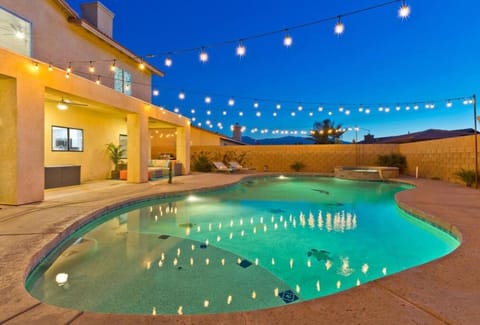 The Hideaway Home With Large Pool And Billiards Table House in La Quinta