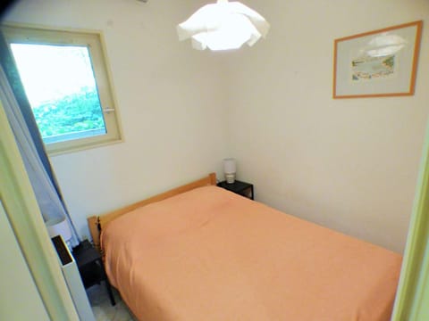 Grande terrasse, piscines, tennis, crique, plage... Apartment in French Riviera