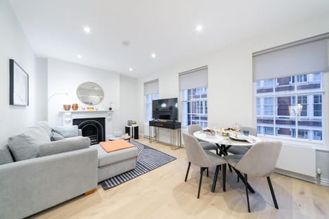 Kitchen or kitchenette, Living room, Dining area, Evening entertainment