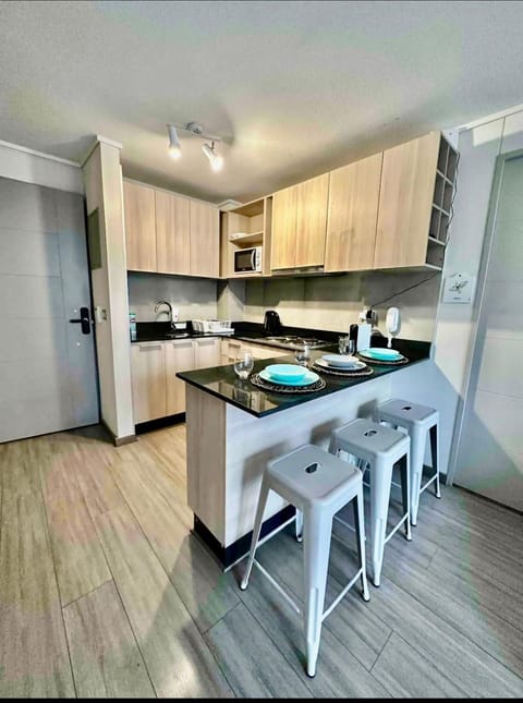 Kitchen or kitchenette, Dining area, minibar, pet friendly, stove