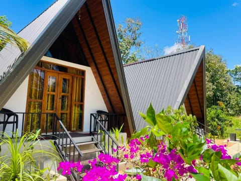 Property building, Patio, Spring, Garden, Garden view