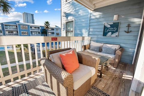 Sea Oats B105 by ALBVR - Pet Friendly - Balcony - Easy Beach Access! House in West Beach