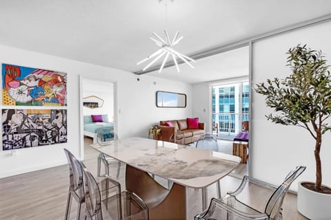 Living room, Decorative detail, Dining area