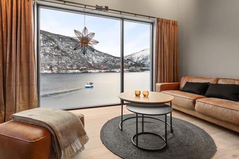 Natural landscape, Mountain view, Sea view