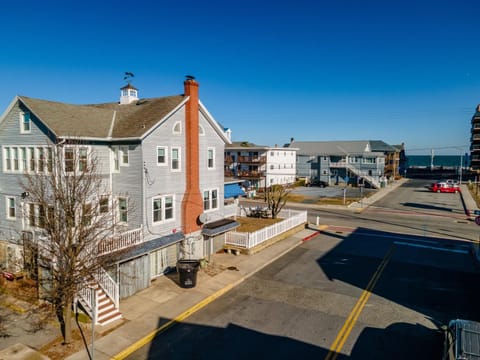 Holland House 10th Apartment in Ocean City