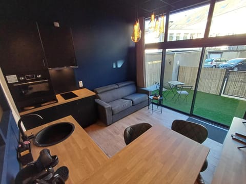 Living room, Garden view