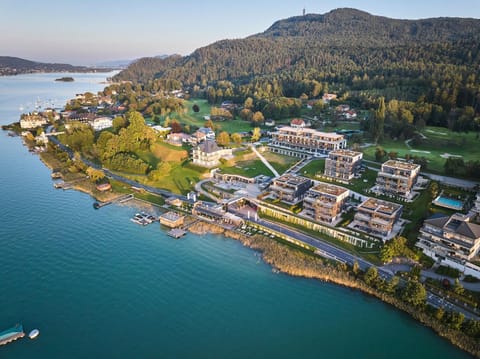 Property building, Day, Natural landscape, Bird's eye view, Beach, Lake view