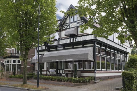 Facade/entrance, Facade/entrance