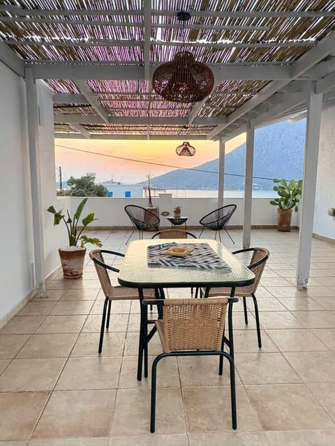 Balcony/Terrace, Balcony/Terrace, Mountain view, Sea view, Sunset