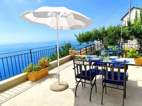 Patio, Nearby landmark, Day, Natural landscape, View (from property/room), Balcony/Terrace, Balcony/Terrace, Dining area, Garden view, Mountain view, Sea view