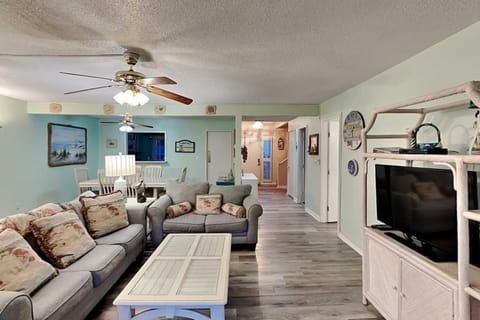 TV and multimedia, Living room, Seating area, Dining area, furniture